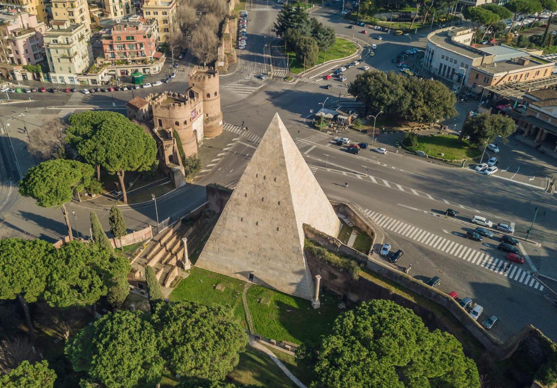Piramide Deluxe Apartment Rome Extérieur photo